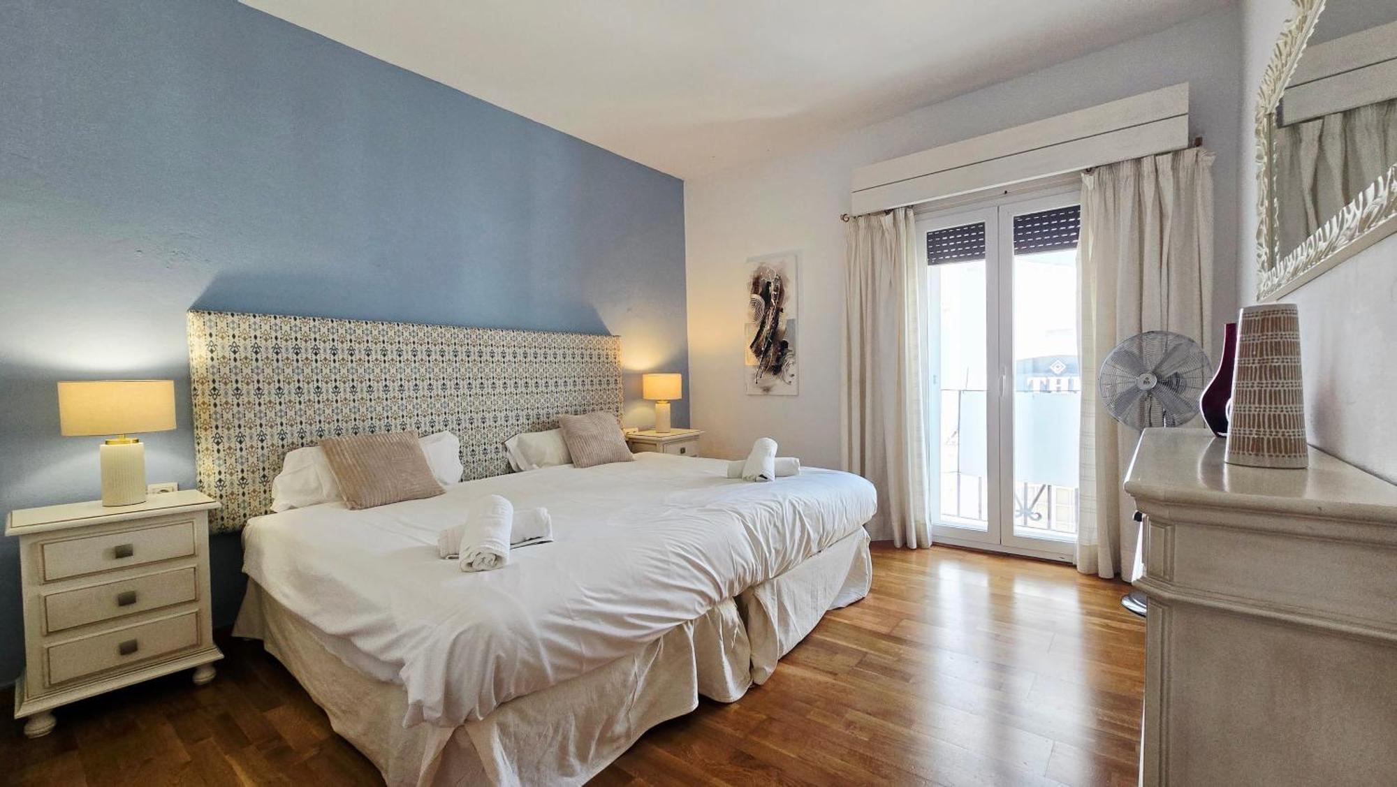 2 Bedroom Frontline Puerto Banus Views Rdr299 * Marbella